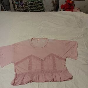 🧸Free People Pink Ruffled Crop Top